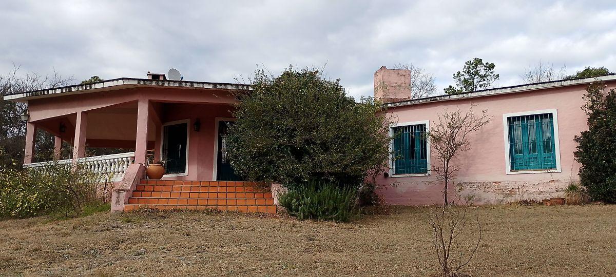 Foto de Casa de Estilo con Gran Parque de 6.900 m² y Pileta – Santa Mónica, imagen 1