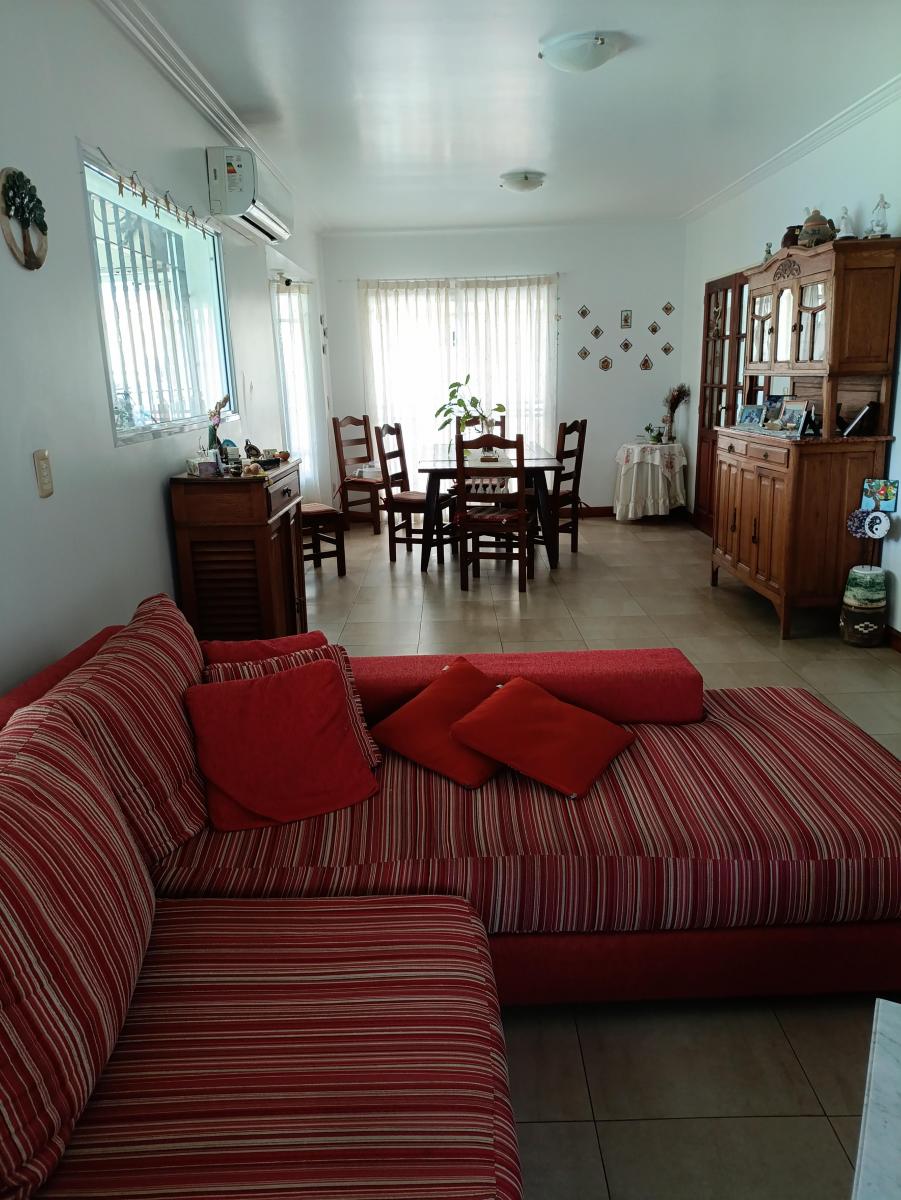 Hermoso Chalet 3 Plantas C/ Fondo y Pileta 4