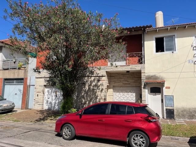 PH CHALET 2 PLANTAS CON PATIO Y TERRAZA, PARA RECICLAR