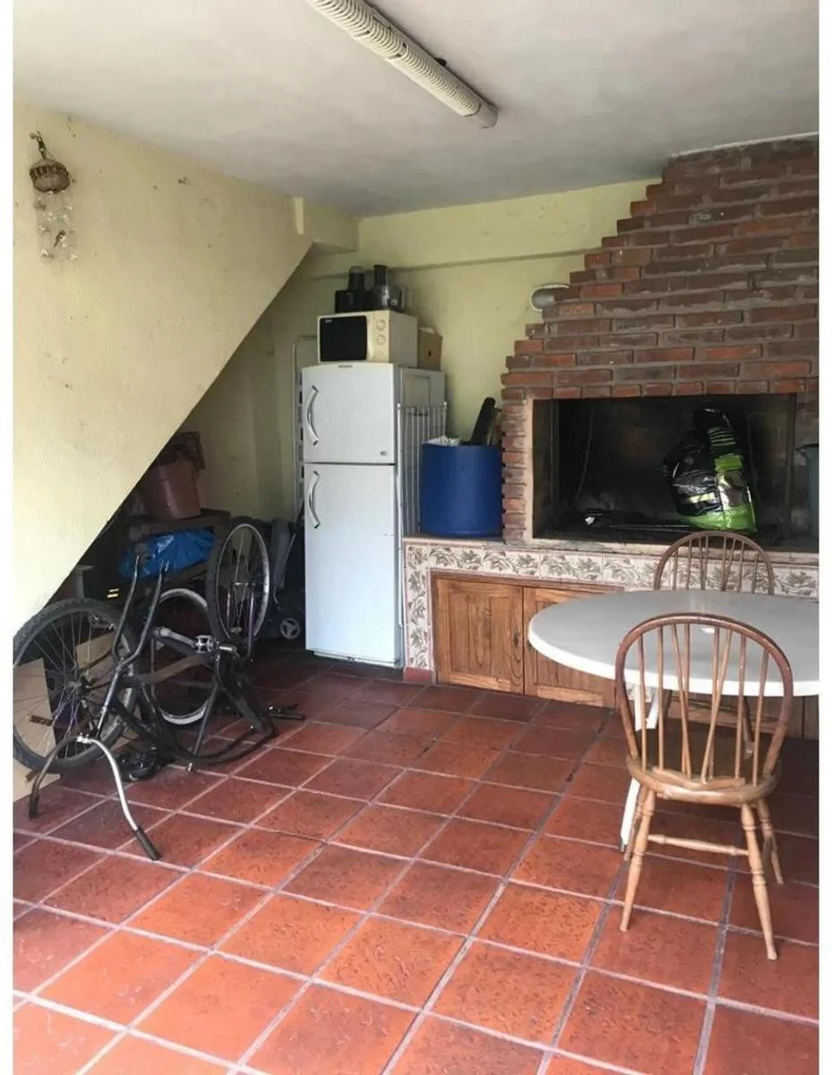 Foto de DUPLEX 4 AMBIENTES CON FONDO - CERCA DE AVENIDA, imagen 4