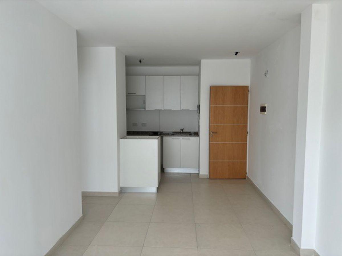 Foto de Depto. de 1 amb. (transformado en dos amb.) c/terraza propia, imagen 3