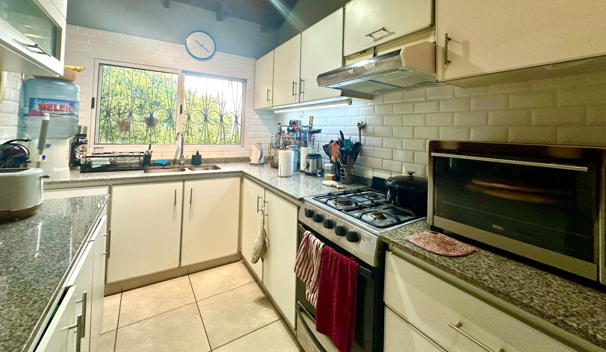 Foto de OPORTUNIDAD - INMEJORABLE PH EN PLANTA ALTA 5 AMBIENTES, imagen 4
