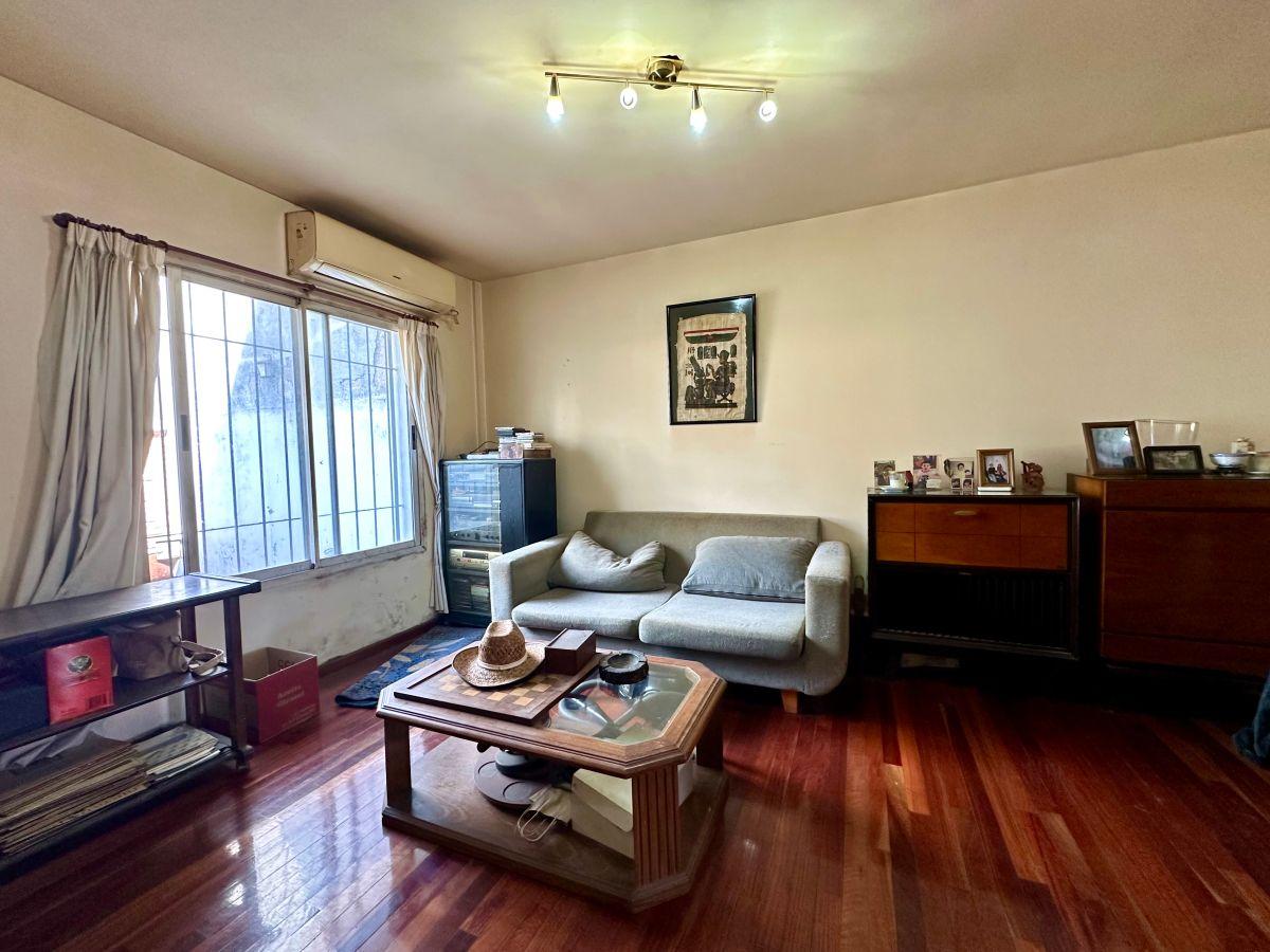 Foto de 5 amb. con fondo, cochera y terraza - 1 cuadra de Av. Maipú, imagen 2