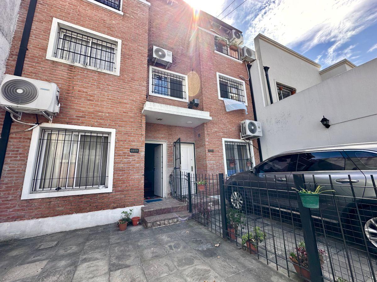 Foto de 5 amb. con fondo, cochera y terraza - 1 cuadra de Av. Maipú, imagen 1