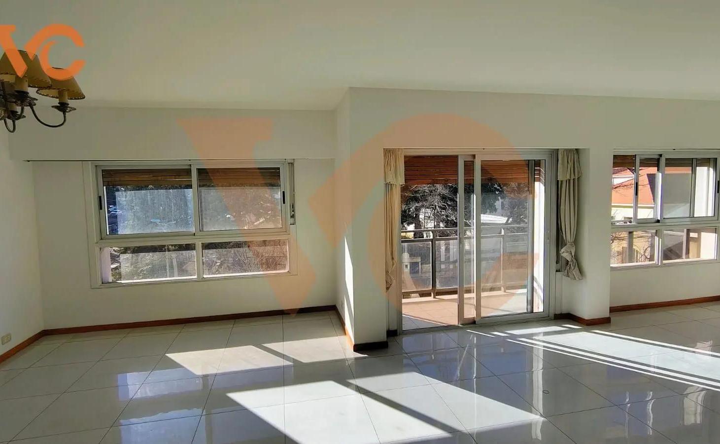 Foto de Departamento en alquiler · 3 dormitorios · 180 m² · Neuquén, imagen 1
