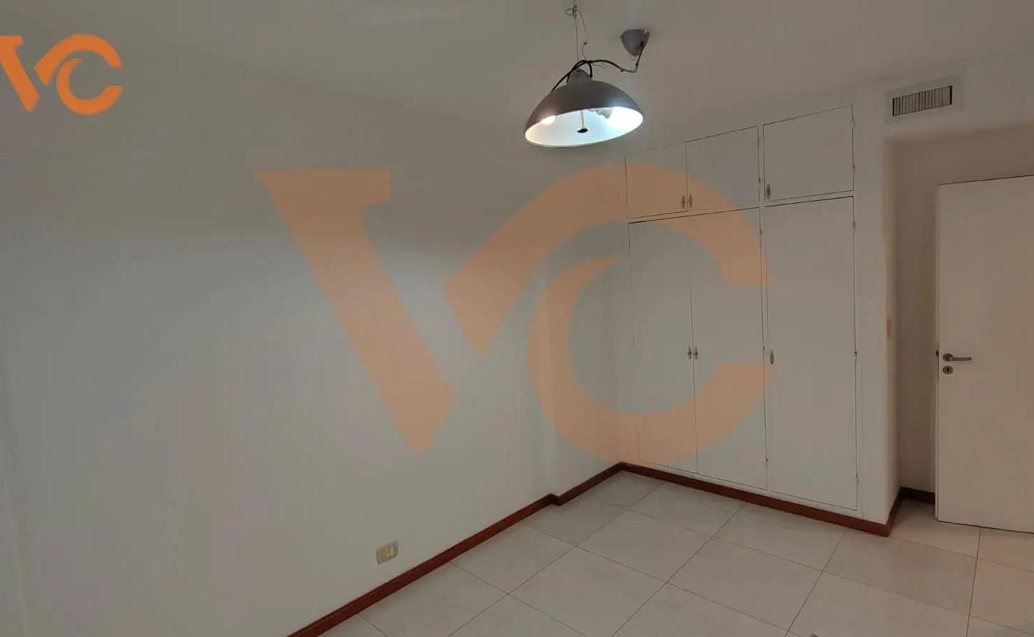 Foto de Departamento en alquiler · 3 dormitorios · 180 m² · Neuquén, imagen 3