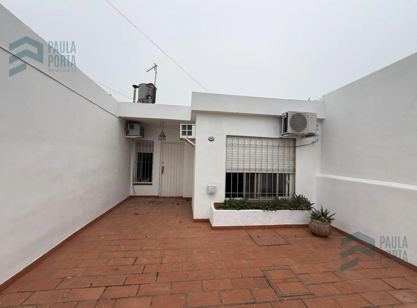 Venta PH de 3amb., al frente con entrada de auto, y patio, Apto Credito,Ituzaingo Norte 3