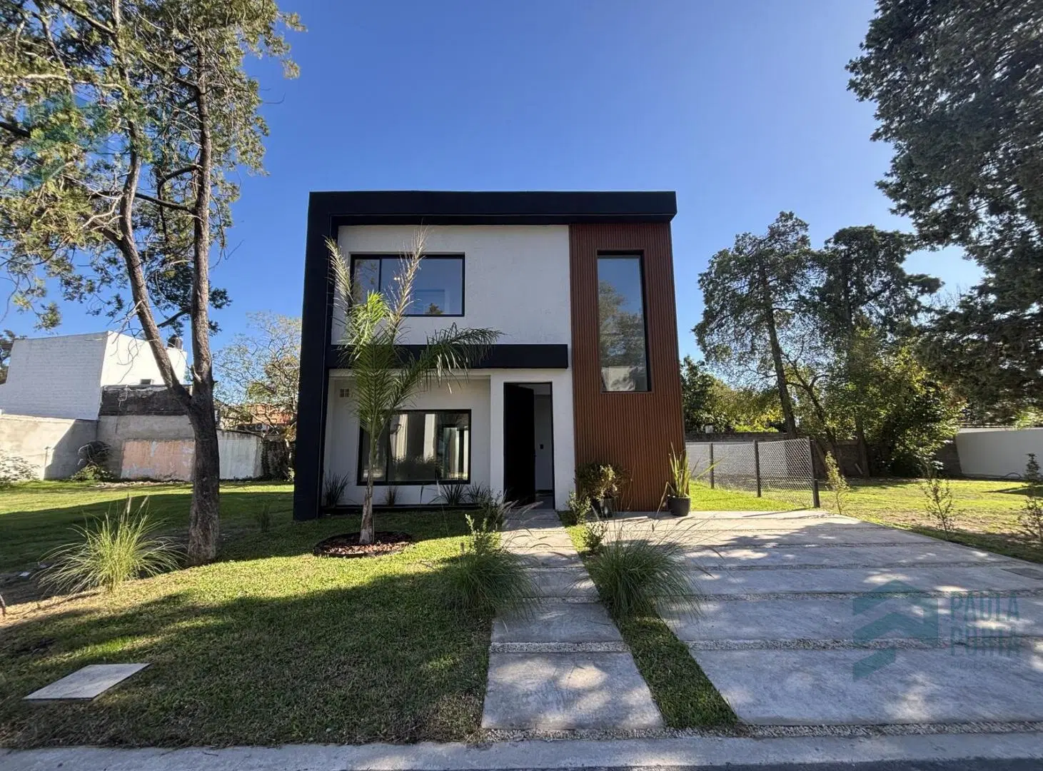 Venta Casa a estrenar en Condominio cerrado - Parque Leloir- Ituzaingo 8