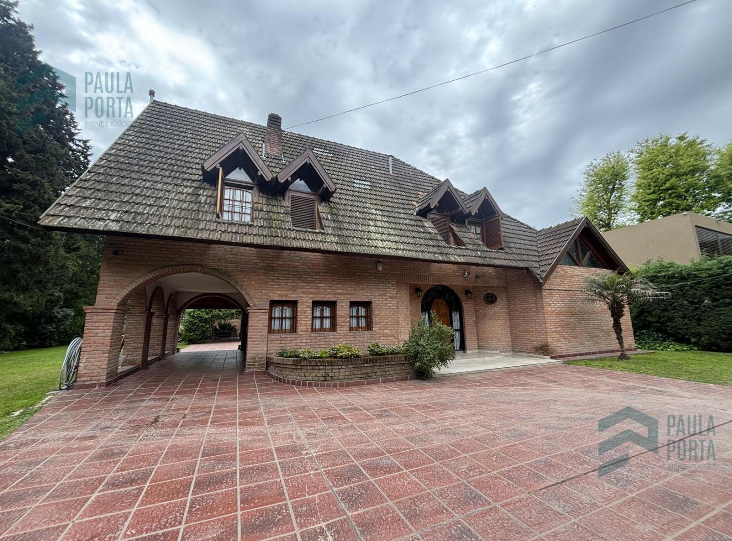 Foto de Venta de imponente chalet en Parque Leloir, imagen 1