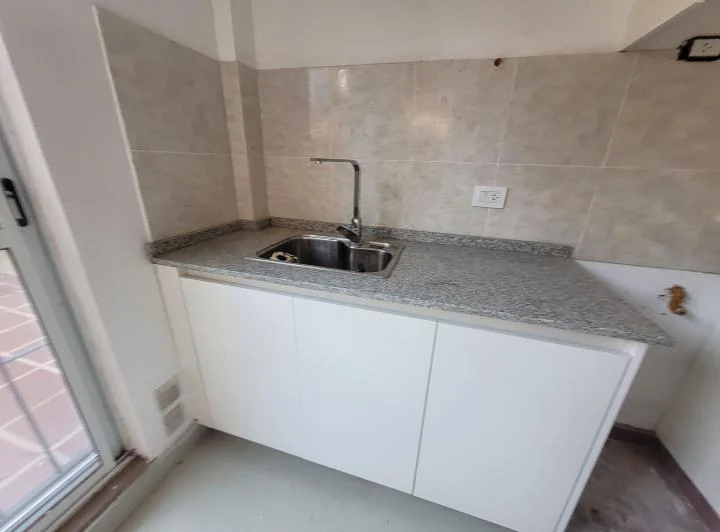 CASA INTERNA EN ALQUILER EN BARRIO 7 JEFES SANTA FE 5