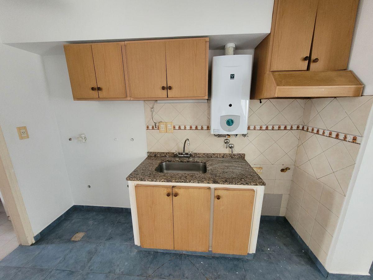 Foto de Departamento en alquiler en Santa Fe, a 5 cuadrs de Bv Pellegrini, imagen 1