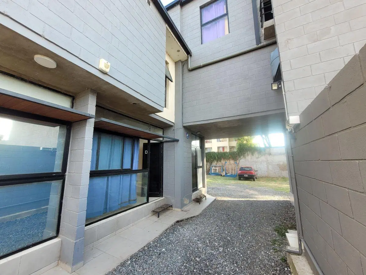DEPARTAMENTO DUPLEX DE UN DORMITORIO Y COCHERA EN ALQUILER EN GUADALUPE 2