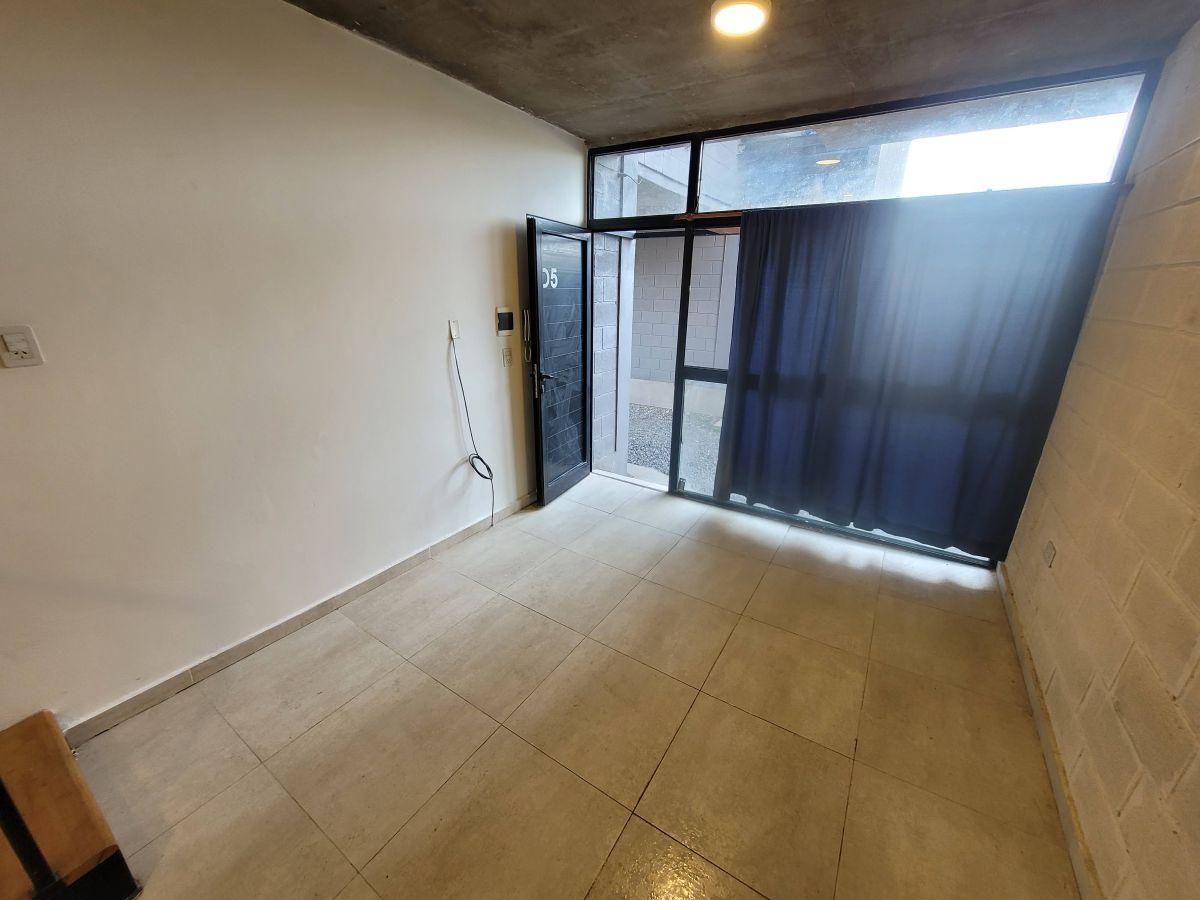 Foto de DEPARTAMENTO DUPLEX DE UN DORMITORIO Y COCHERA EN ALQUILER EN GUADALUPE, imagen 5