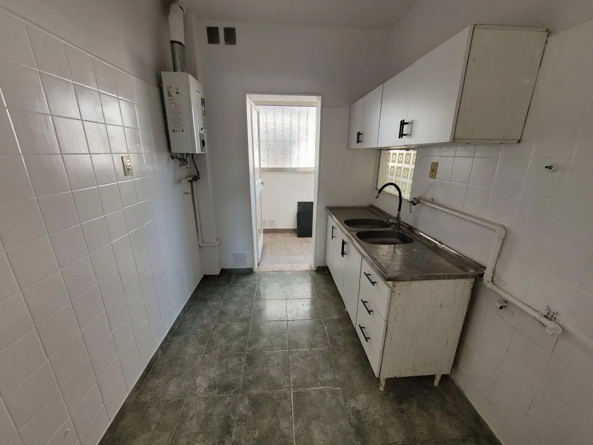 Departamento de 2 dormitorios en alquiler a 5 cuadres de Avenida Freyre 5