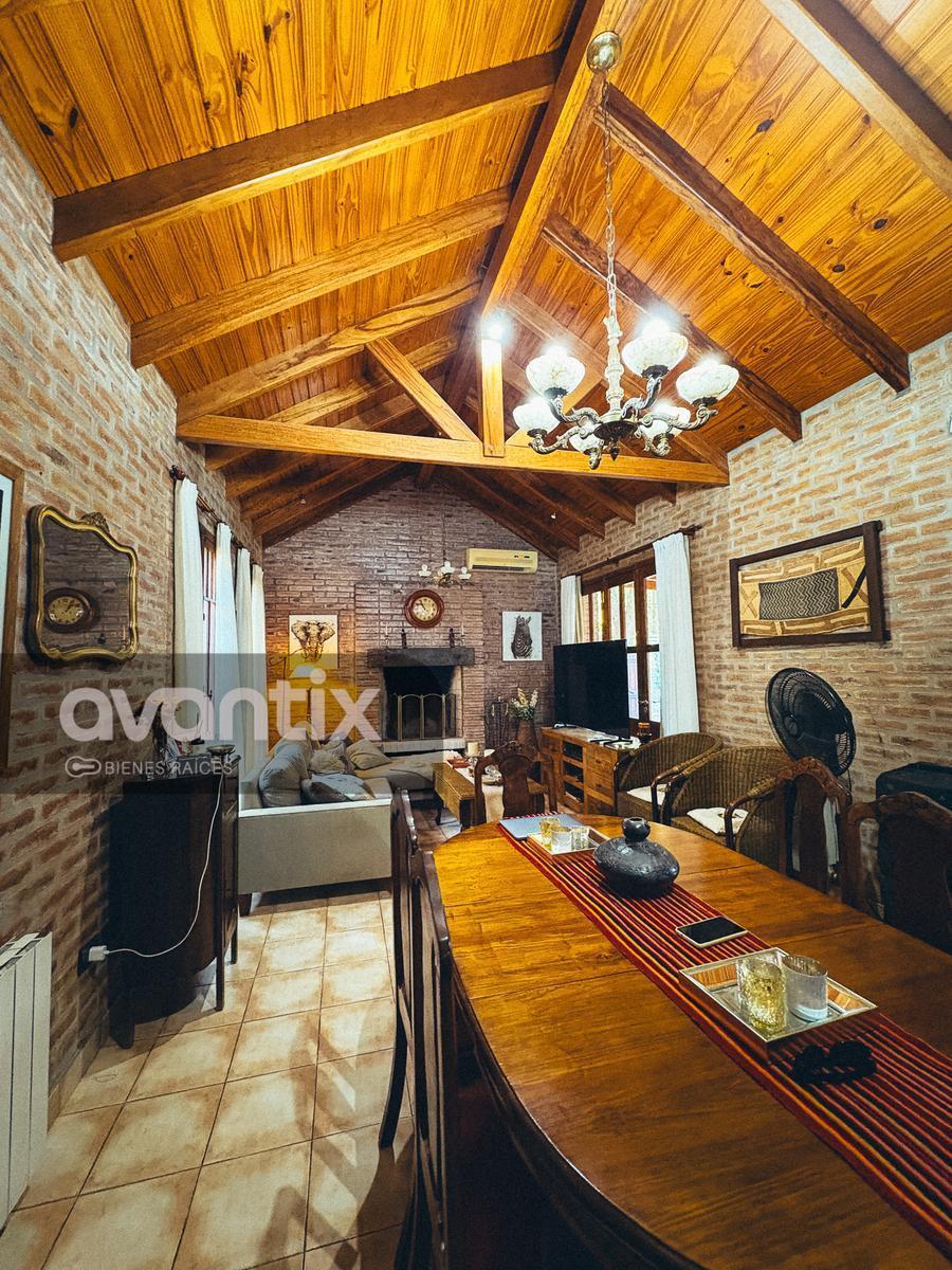 Casa de Categoría con Pileta y Quincho – Ubicación Privilegiada 1
