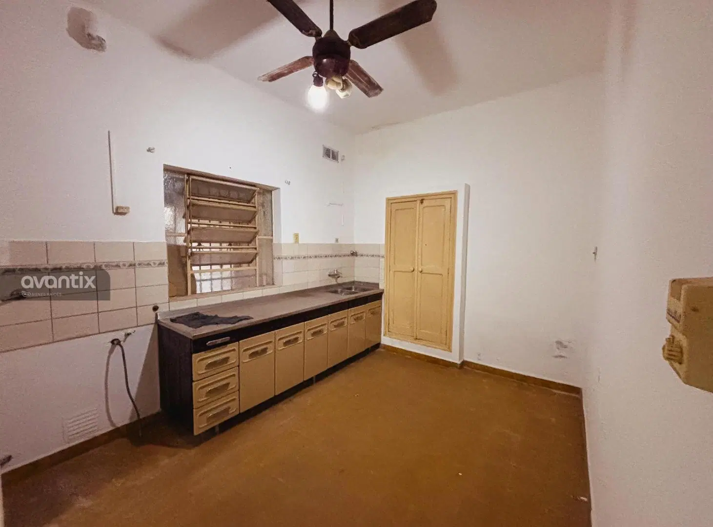 Propiedad en venta con 2 habitaciones y cochera 4