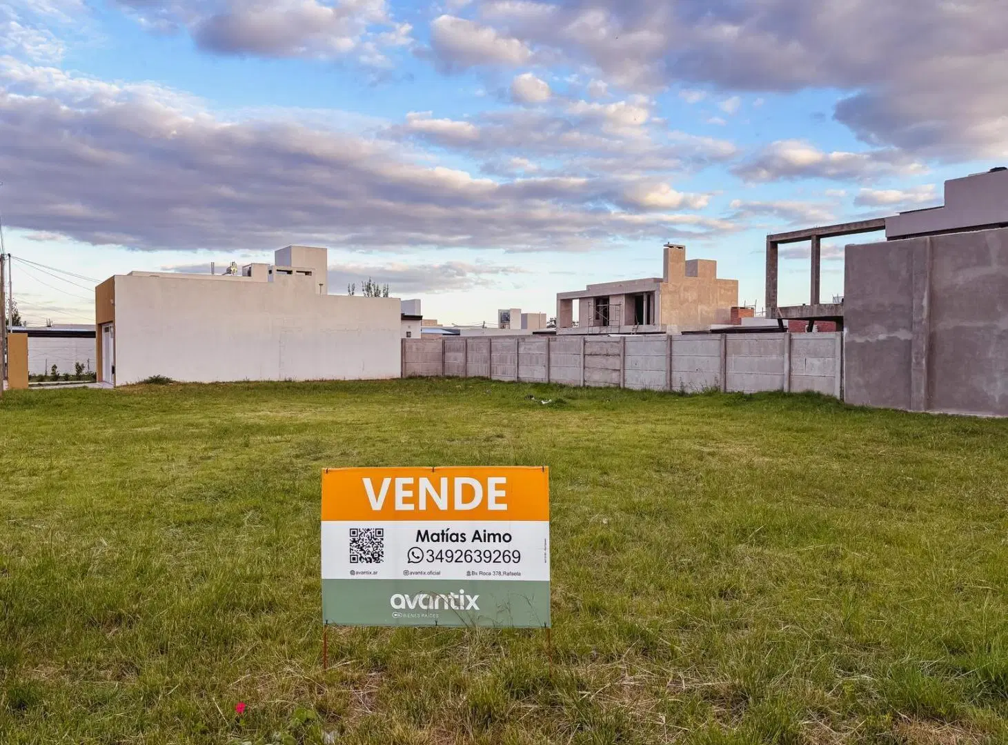 Terreno en esquina de 450 m2 - Barrio El Bosque 1