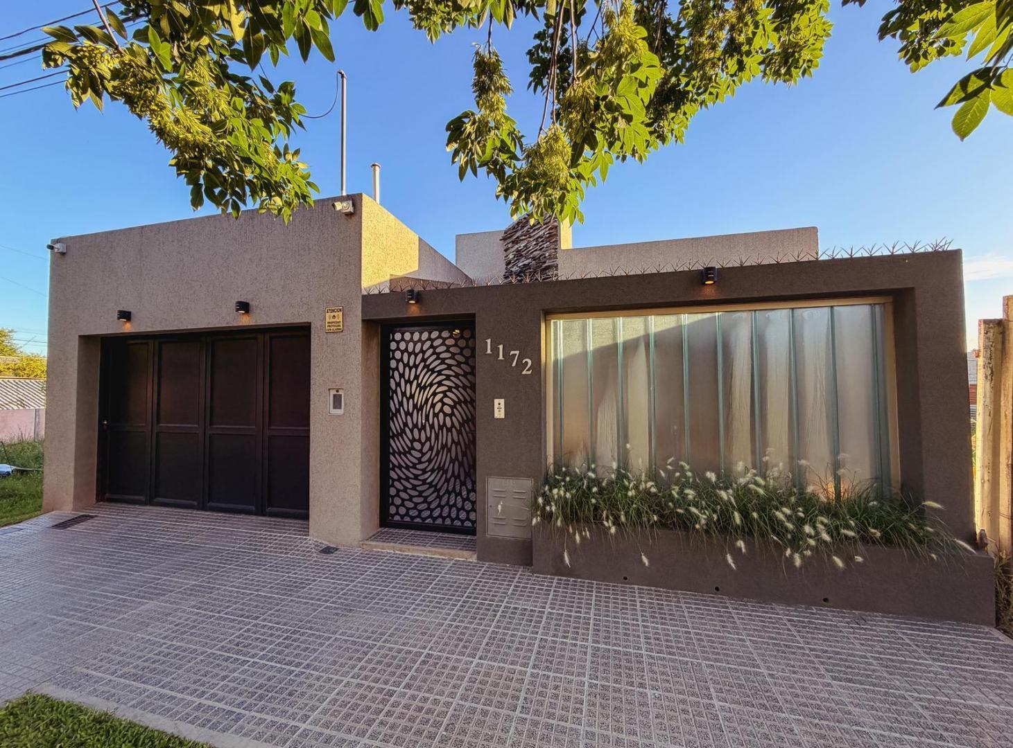 Amplia propiedad con quincho y pileta - USD 105.000
