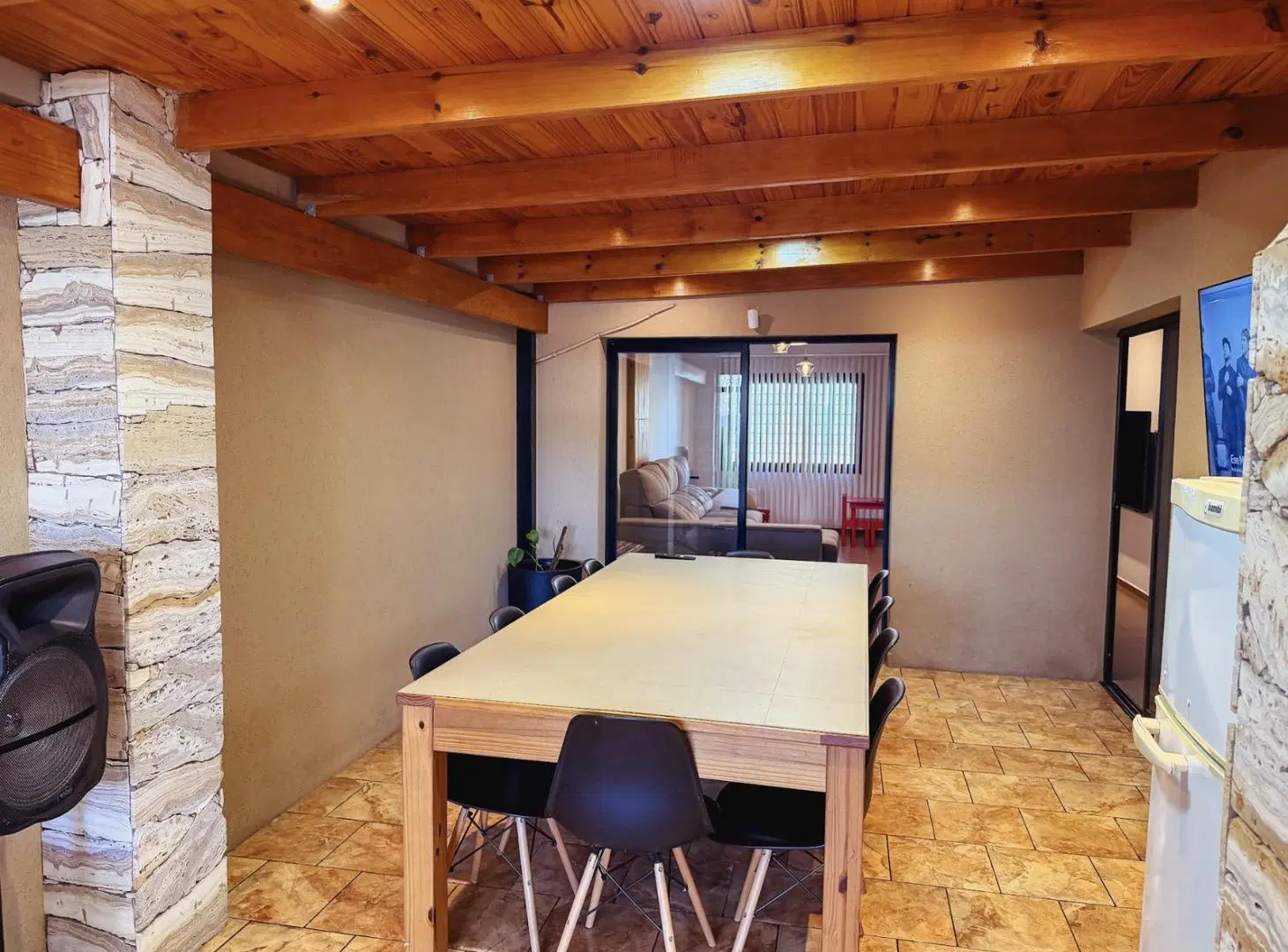 Amplia propiedad con quincho y pileta - USD 105.000 5