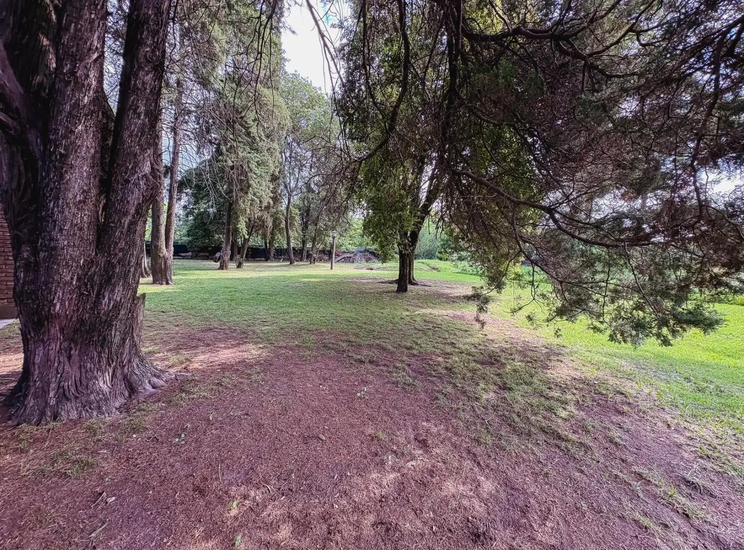Terreno de 862 m2 en barrio Álamos del Aeroclub 2