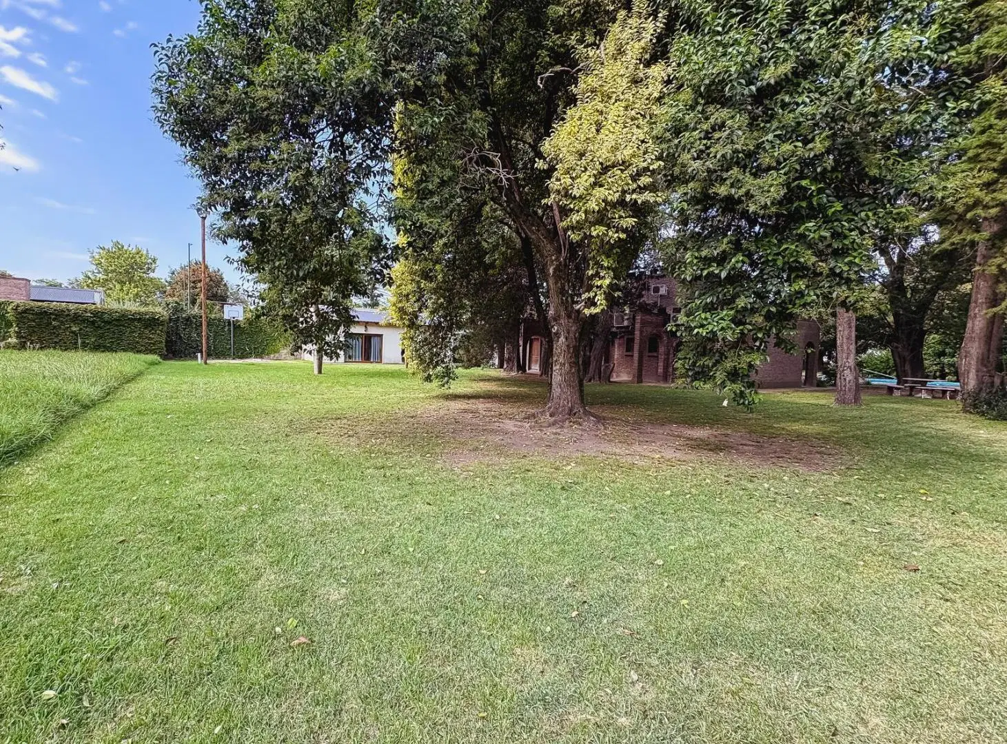 Terreno de 862 m2 en barrio Álamos del Aeroclub 3
