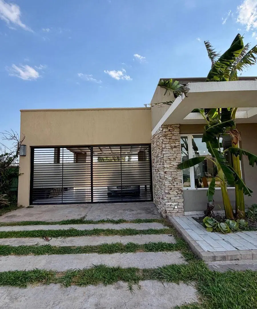 Casa de categoría en Village del Brigadier 3
