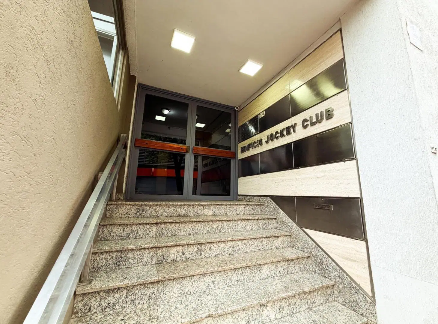 Departamento de 3 habitaciones en Edificio Jockey Club 2
