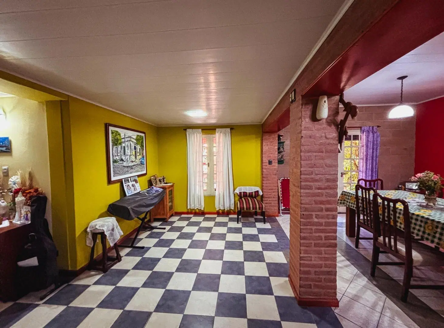 Casa con 3 habitaciones y local comercial - USD 78.000 5