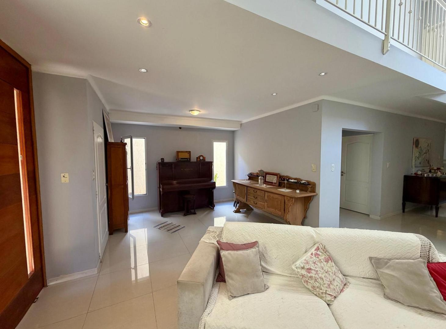 Foto de Propiedad de 3 habitaciones, quincho y pileta, imagen 4