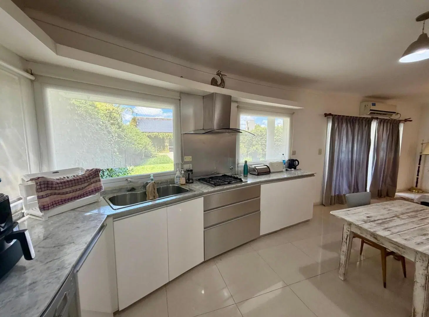 Propiedad de 3 habitaciones, quincho y pileta 8