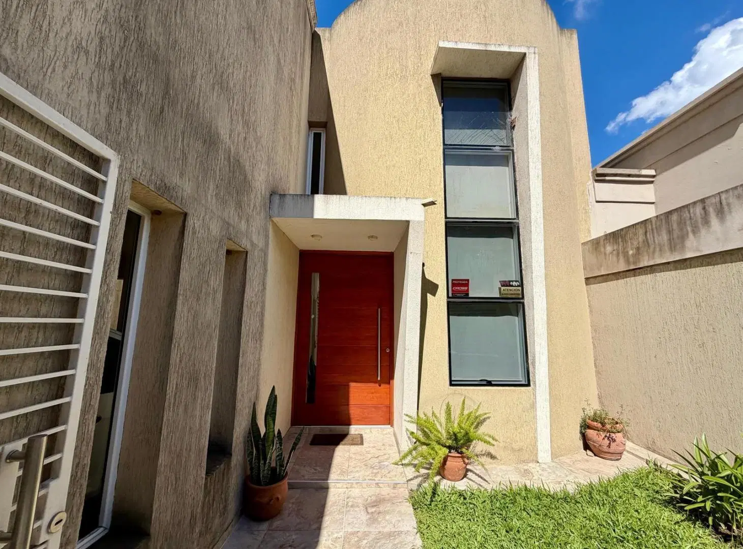 Propiedad de 3 habitaciones, quincho y pileta 2