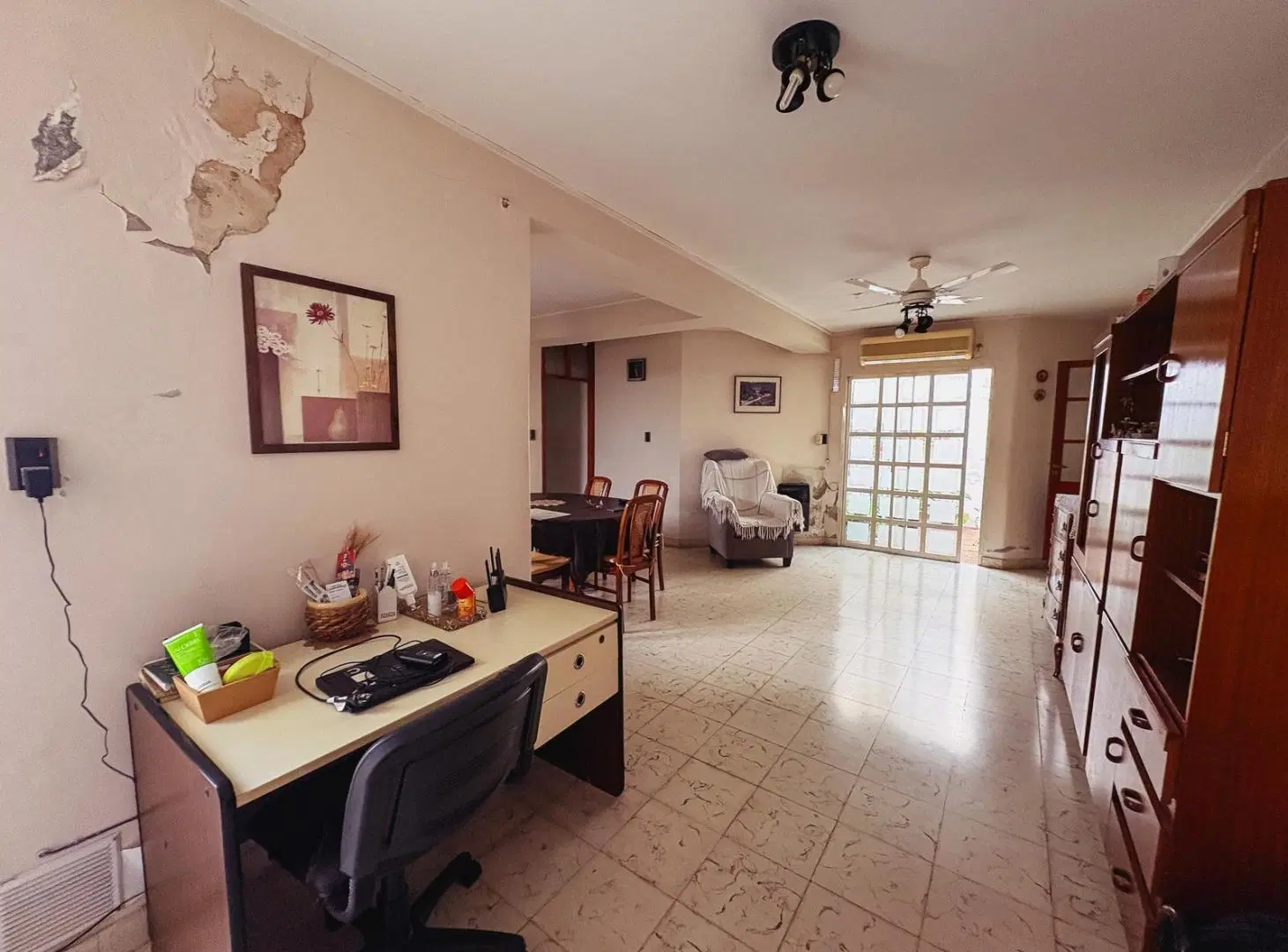 Casa de 3 dormitorios con cochera doble en barrio 9 de Julio 3