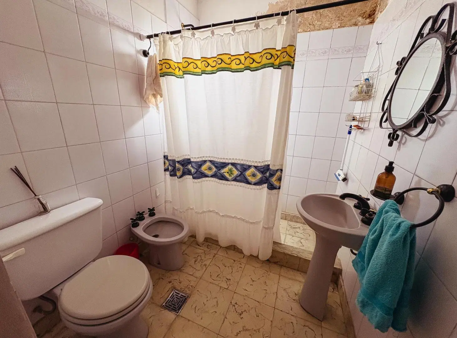Casa de 3 dormitorios con cochera doble en barrio 9 de Julio 4