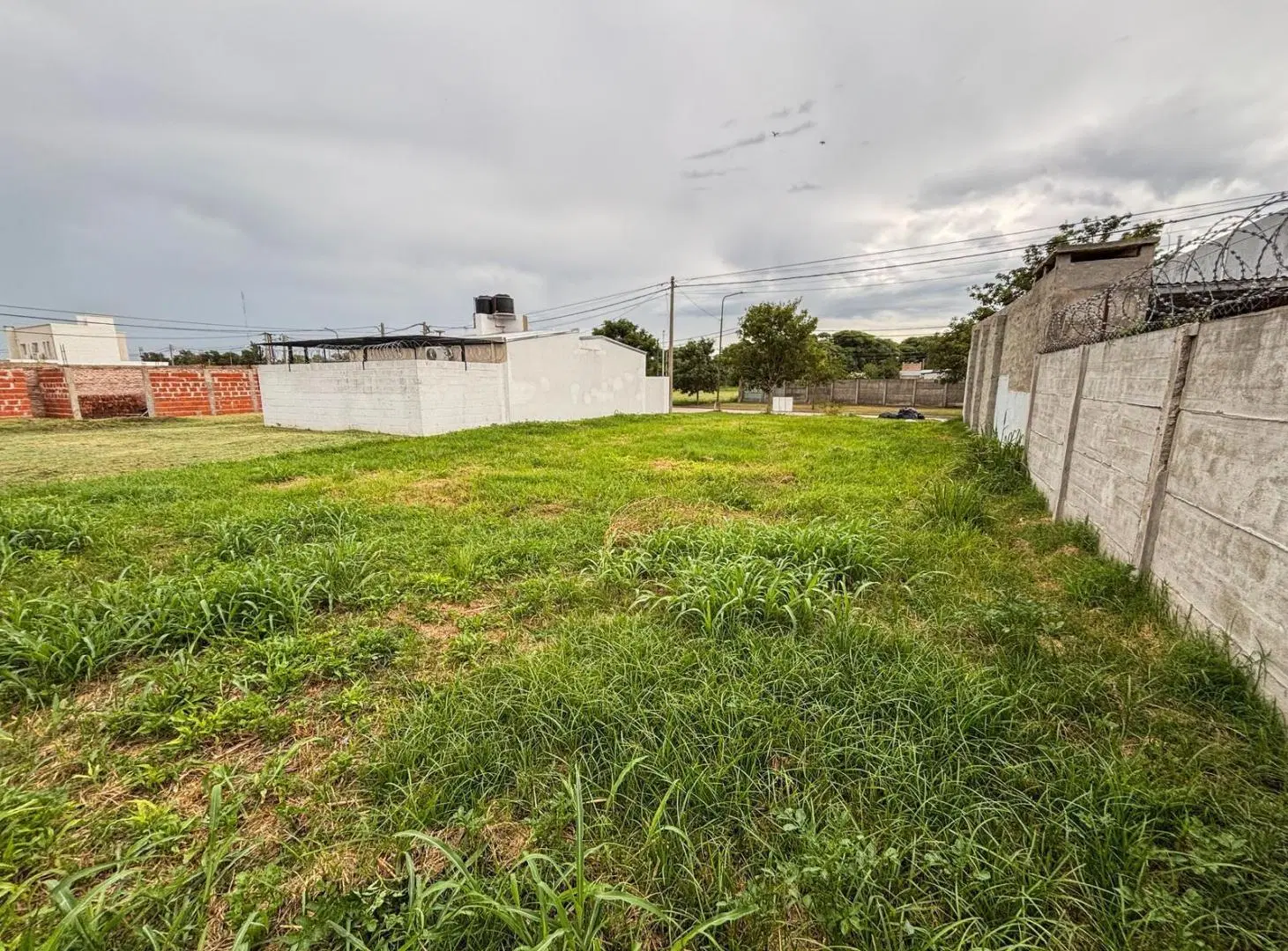 Terreno en Barrio 2 de Abril 4
