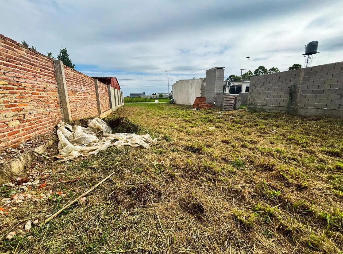 Terreno en Susana 300m2 a USD 20.000! 2