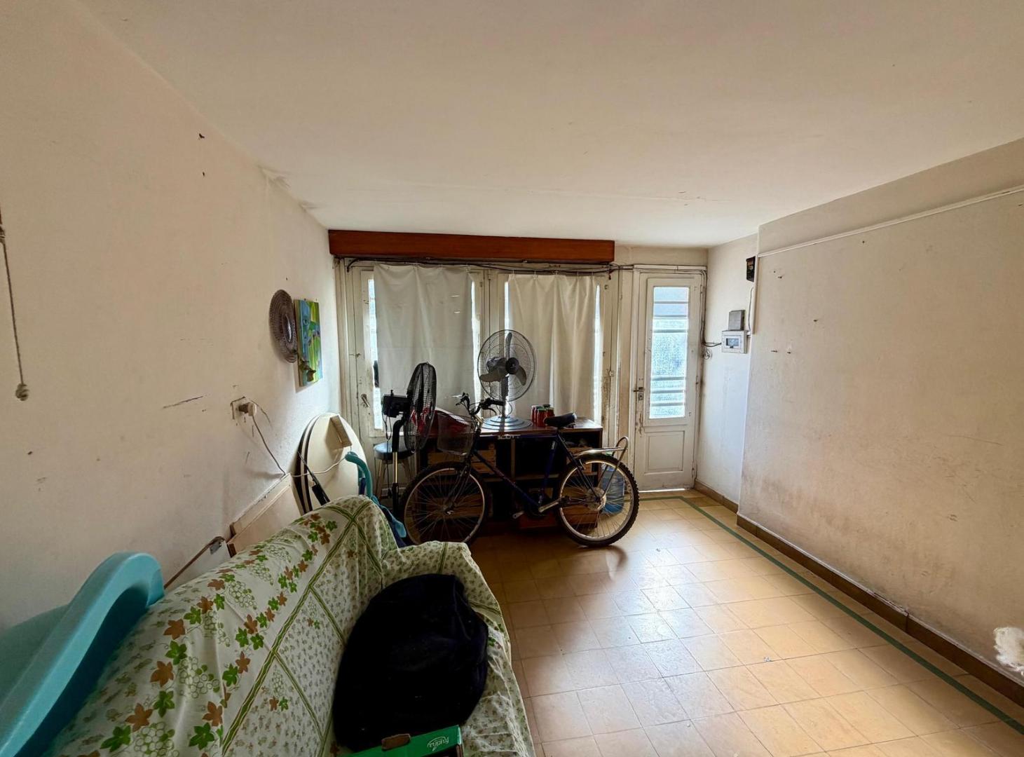 Propiedad de 3 habitaciones en plena avenida
