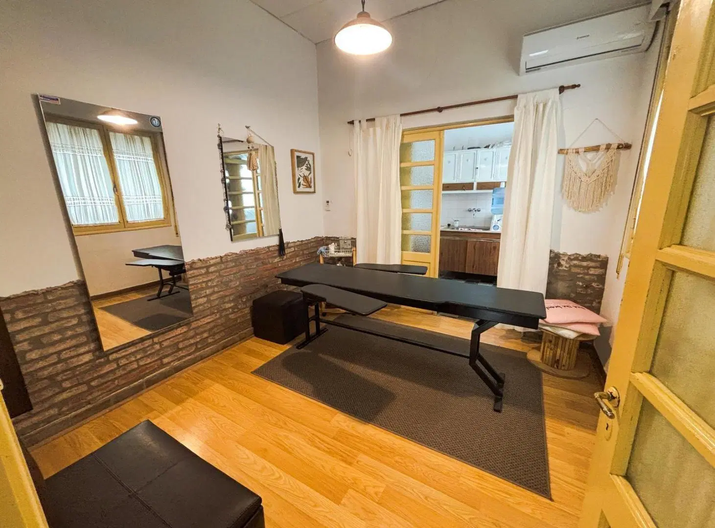 Casa + salón multiuso sobre Av. Italia 3