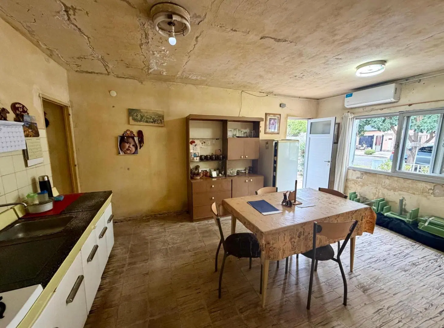 Casa con gran terreno en barrio Los Nogales 2