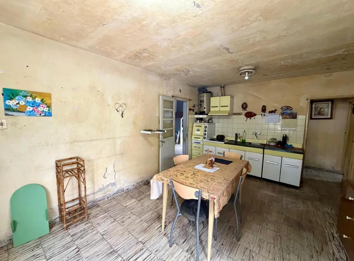 Casa con gran terreno en barrio Los Nogales 5