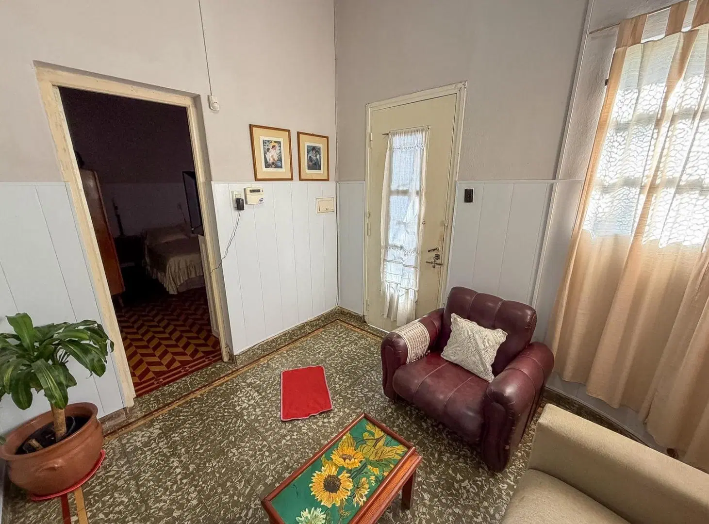 Propiedad de amplio terreno con local comercial + vivienda de 2 habitaciones 2