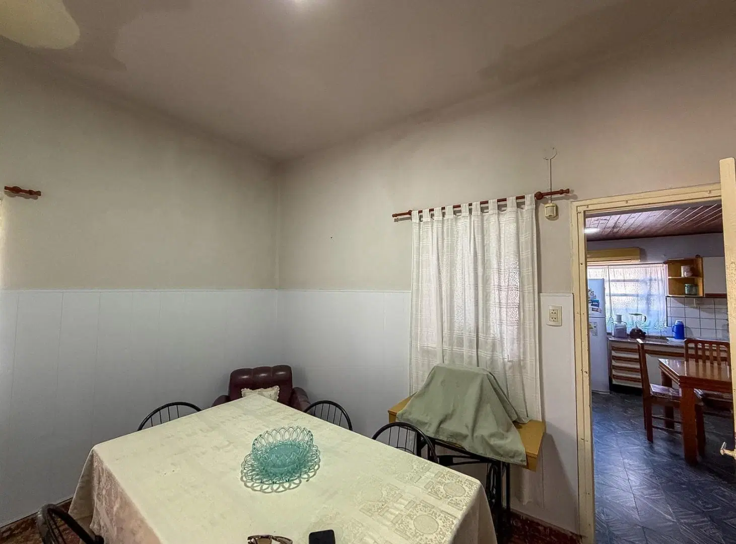 Propiedad de amplio terreno con local comercial + vivienda de 2 habitaciones 4