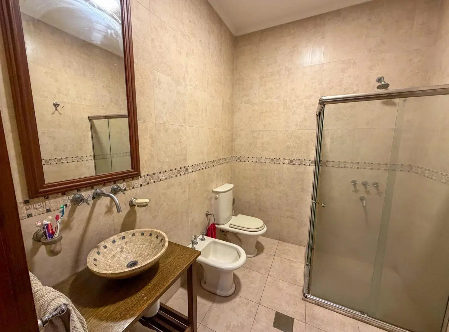 Propiedad de 3 habitaciones, cochera y patio 3