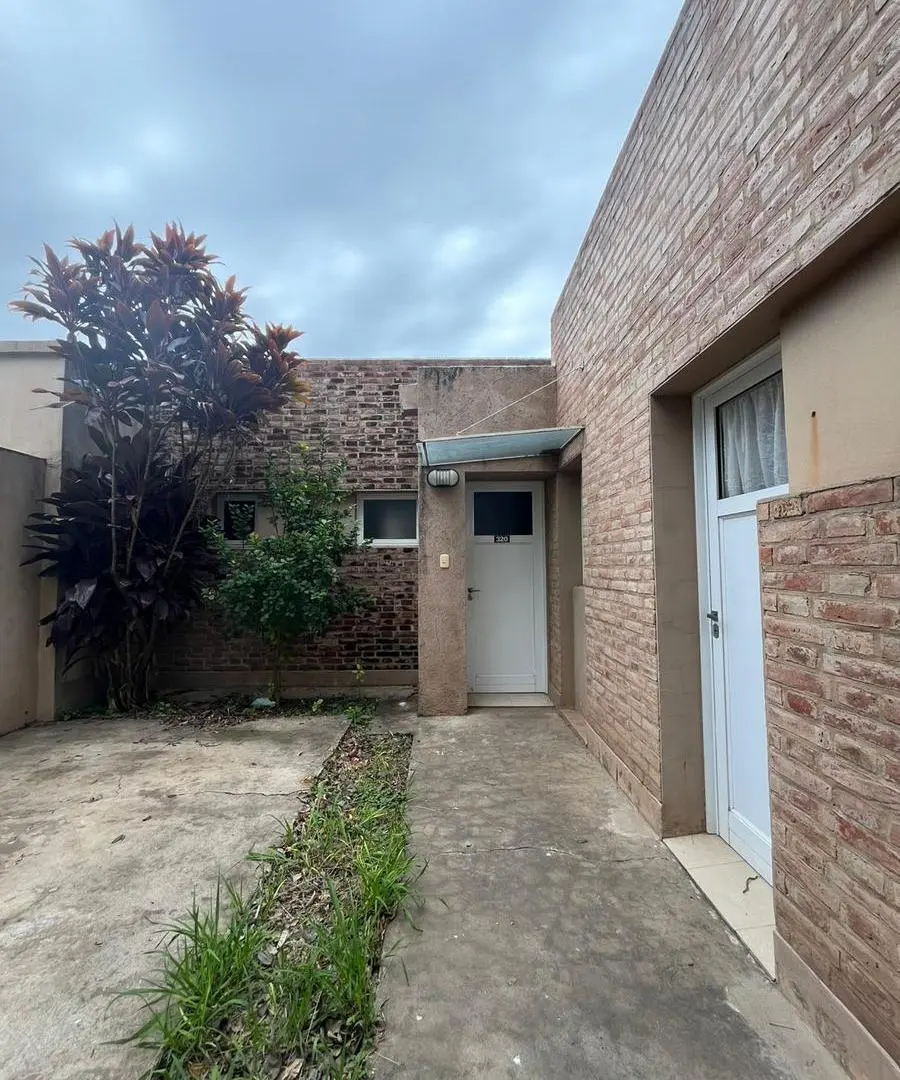 Casa 1 dormitorio en Barrio Pablo Pizzurno 5