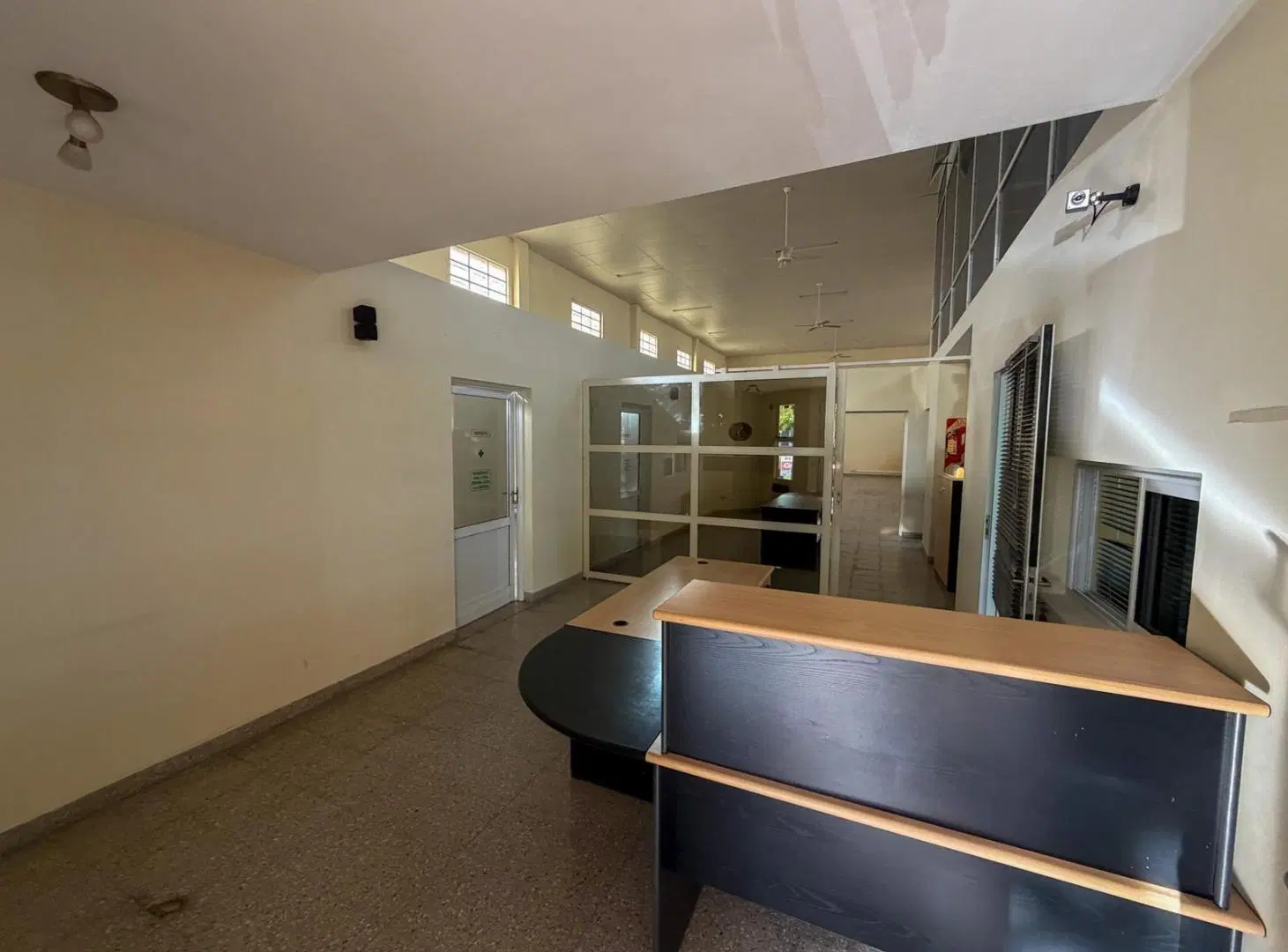 Espacio comercial y profesional en alquiler o venta sobre Av. Providenti 8