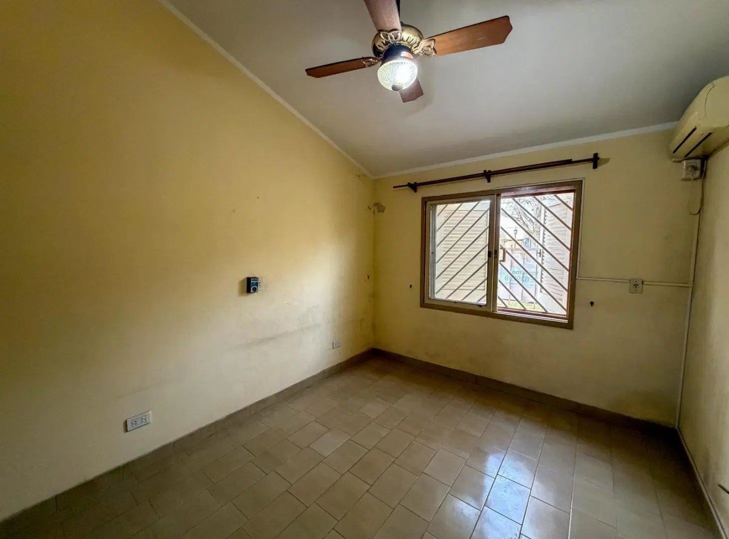 Casa en venta sobre Av. Italia - Apta crédito hipotecario 2