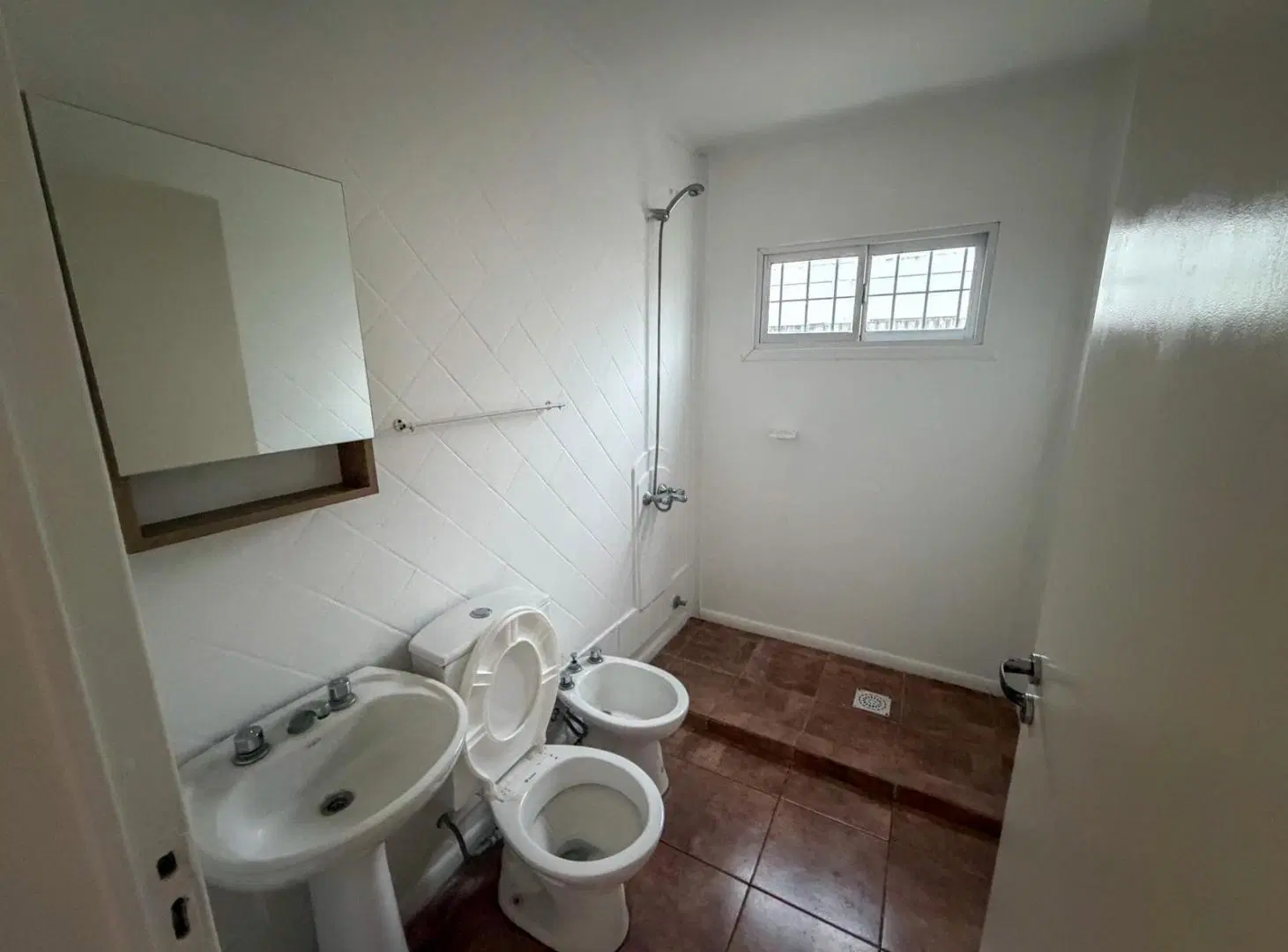 Departamento en alquiler con patio y cochera 2