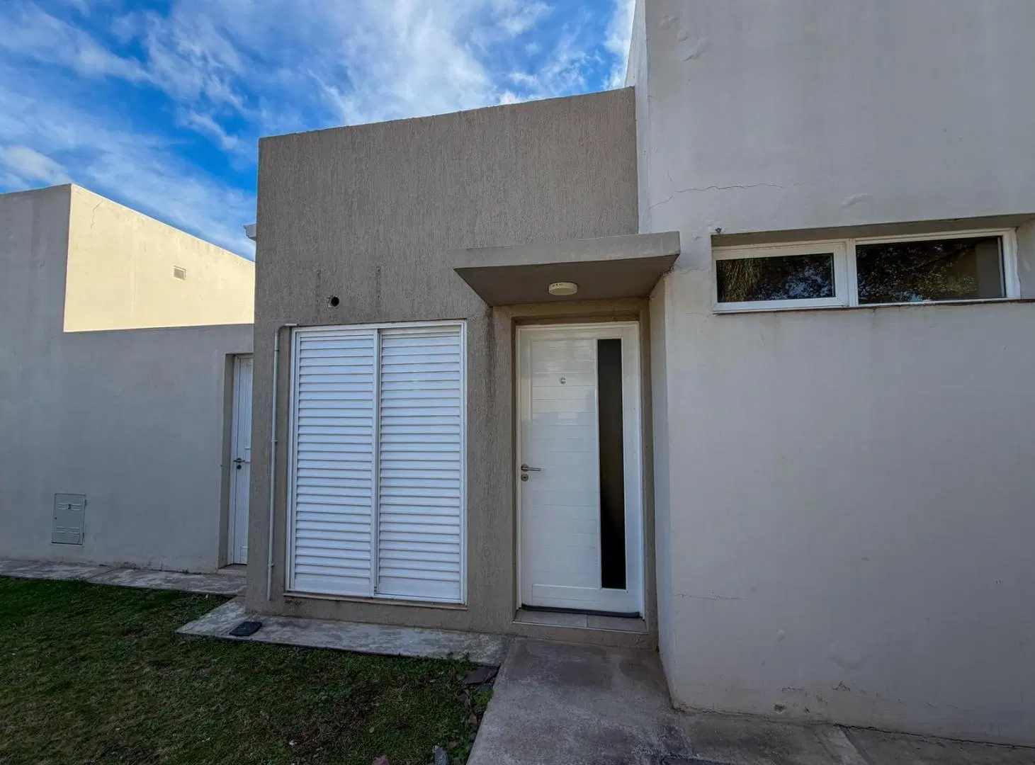 Departamento en alquiler con una habitación y patio 4