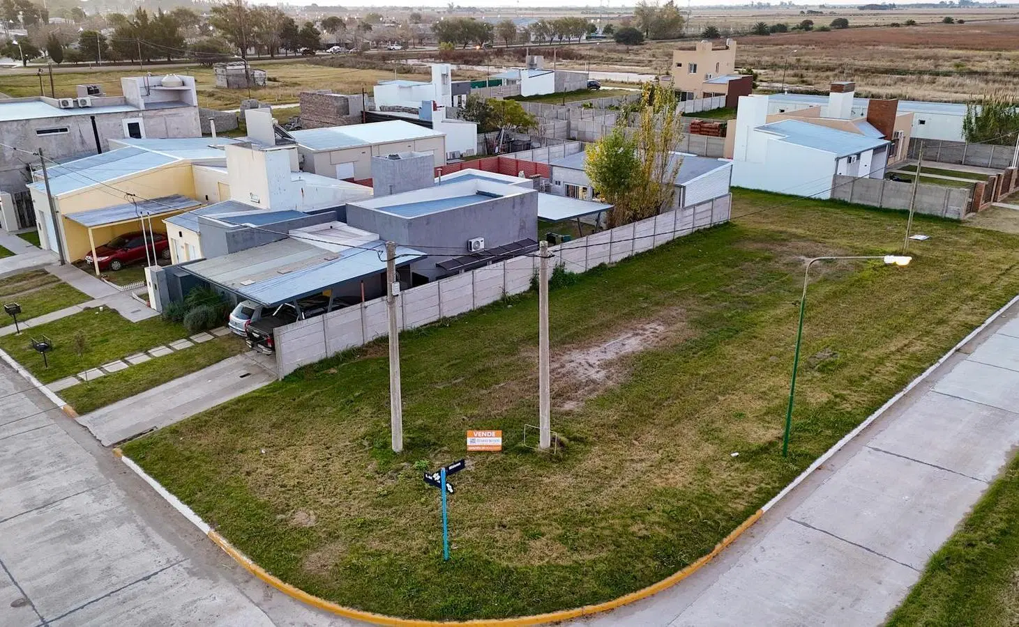Lote de 300 m2 en Bella Italia 3