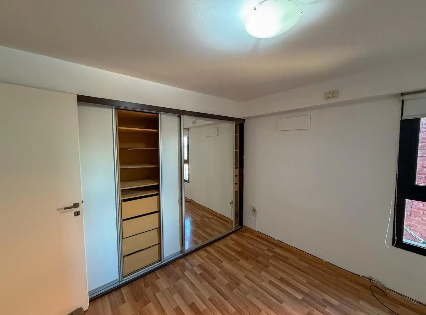 Departamento de 2 dormitorios y cochera en alquiler 2