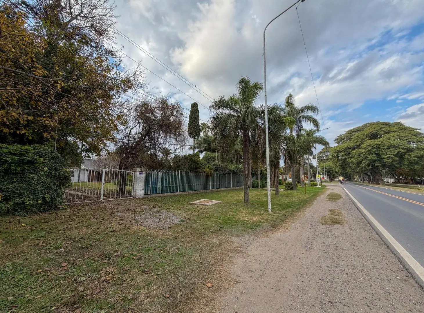 Quinta con pileta sobre Ruta 70 frente al Jockey Club 2